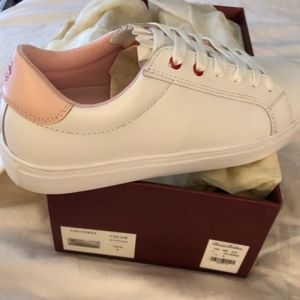 Women’s Brooks Brothers Leather Sneakers, BNIB, Size 8